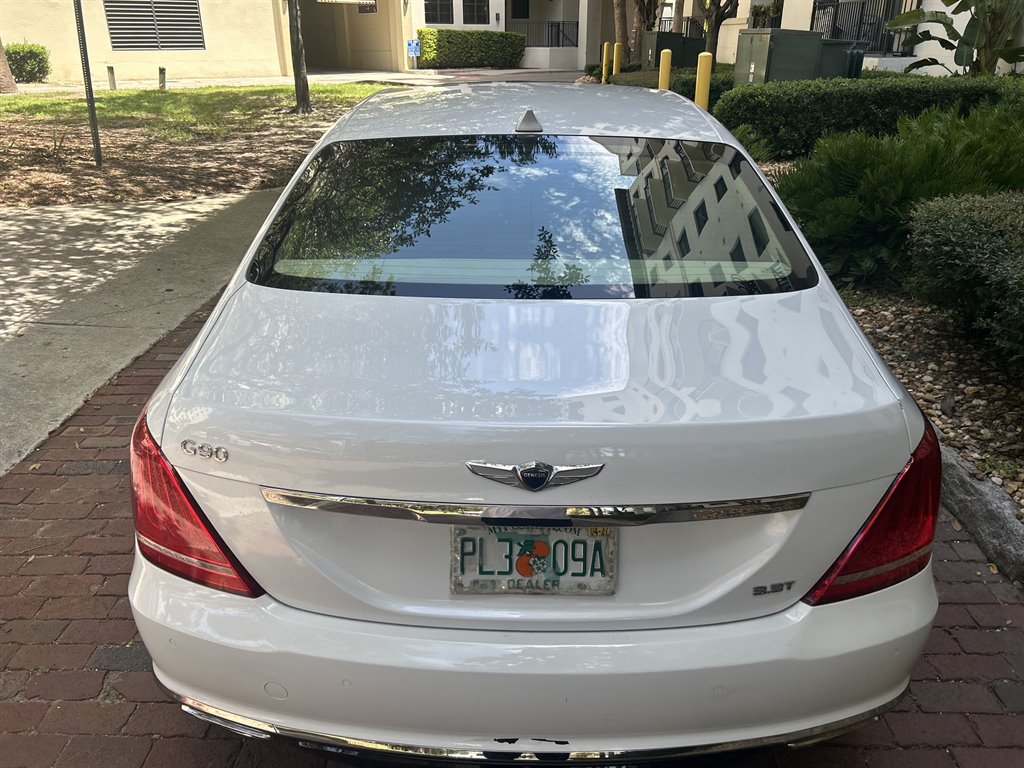 2017 Genesis G90 - $15,549
