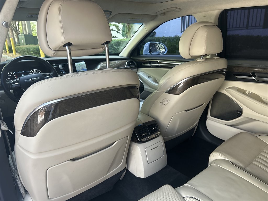2017 Genesis G90 - $15,549