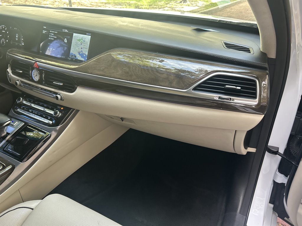 2017 Genesis G90 - $15,549