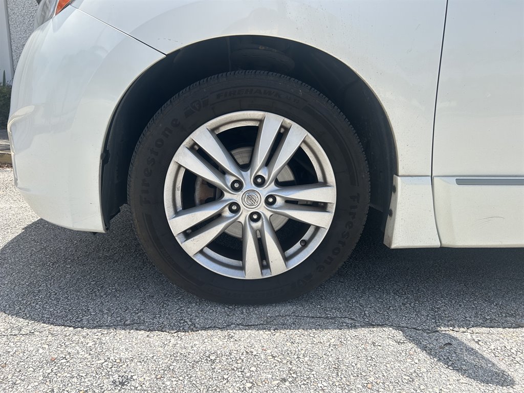 2012 Nissan Quest - $5,917