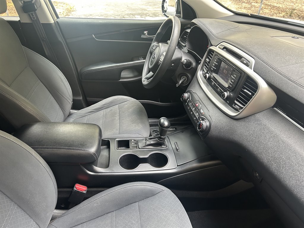 2017 Kia Sorento - $6,949