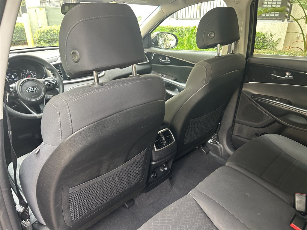 2017 Kia Sorento - $6,949