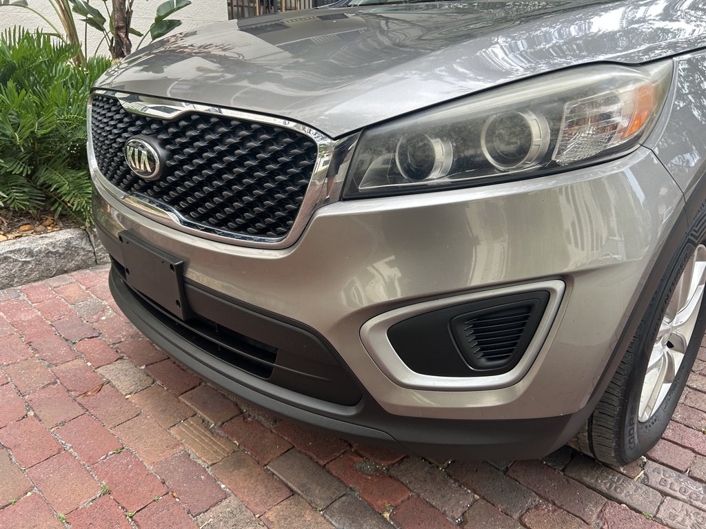 2017 Kia Sorento - $6,949