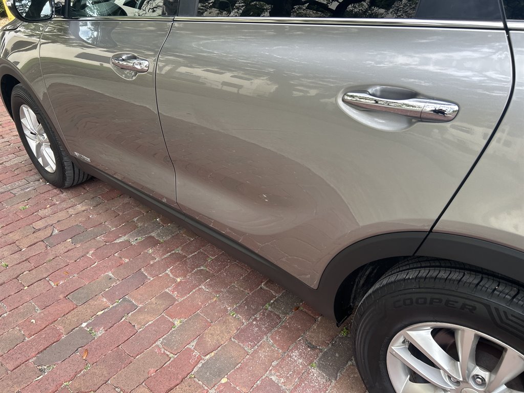 2017 Kia Sorento - $6,949