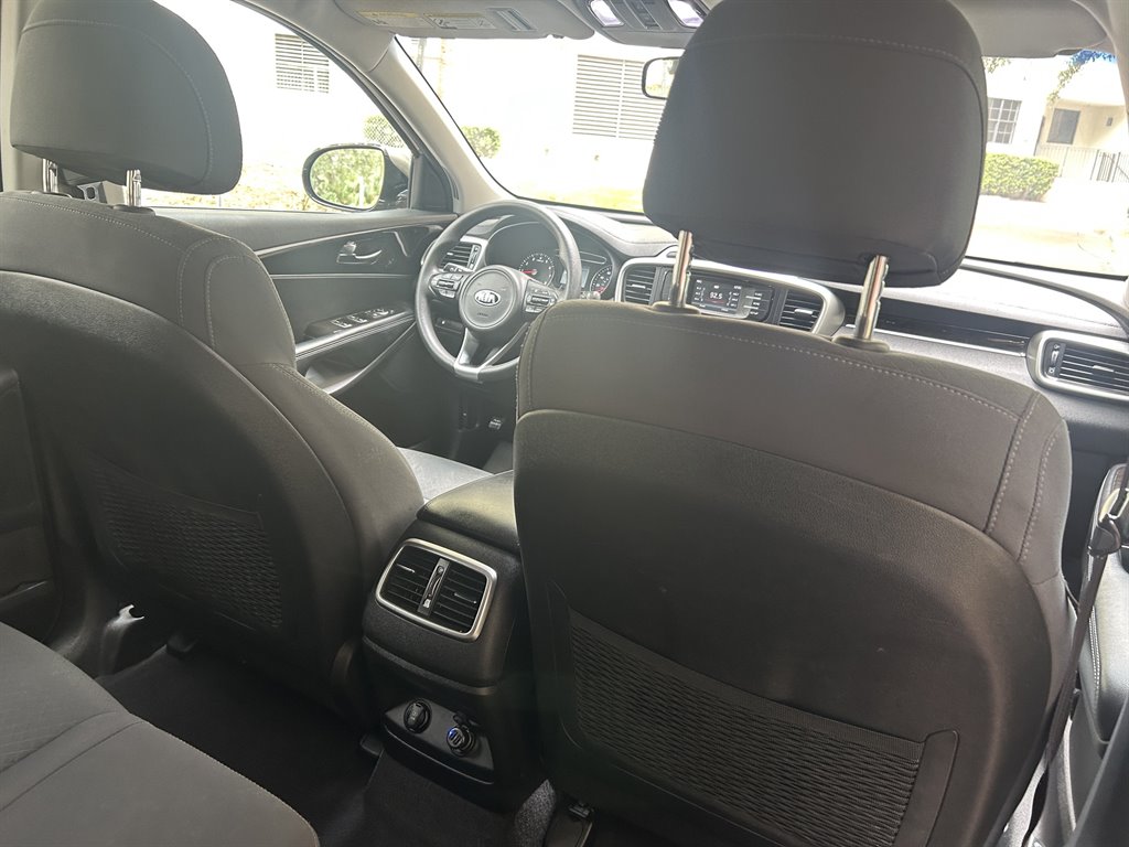 2017 Kia Sorento - $6,949