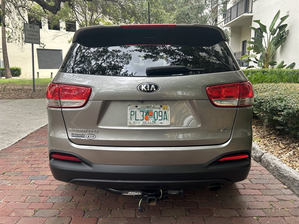 2017 Kia Sorento - $6,949