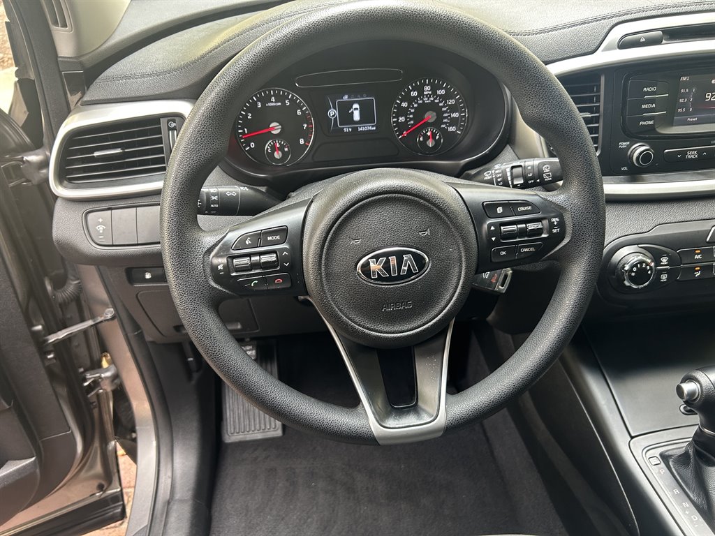 2017 Kia Sorento - $6,949