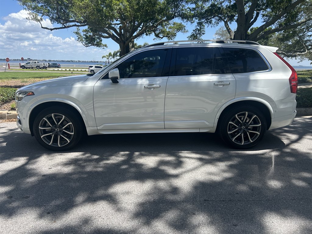 2017 Volvo XC90 - $16,949