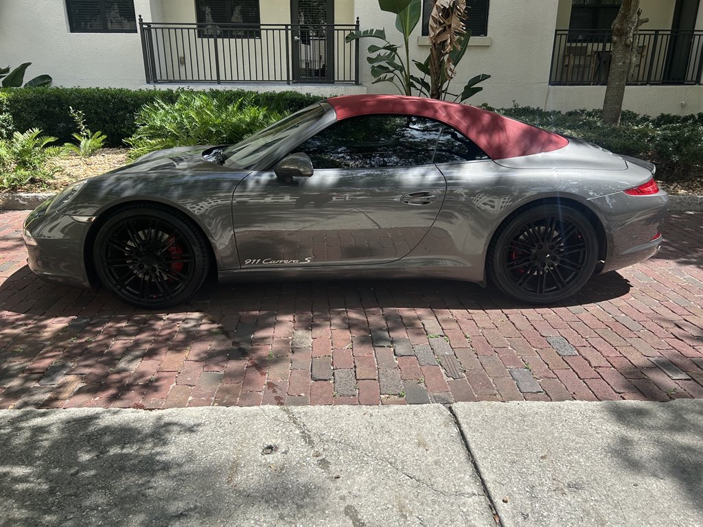 2015 Porsche 911 - $79,949