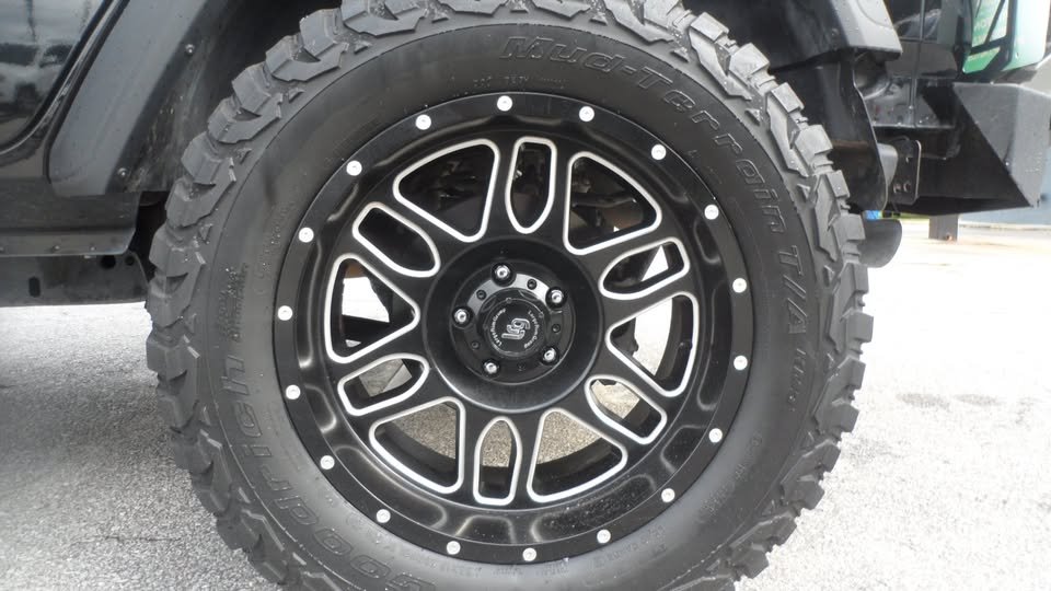 2019 Jeep Wrangler - $24,995