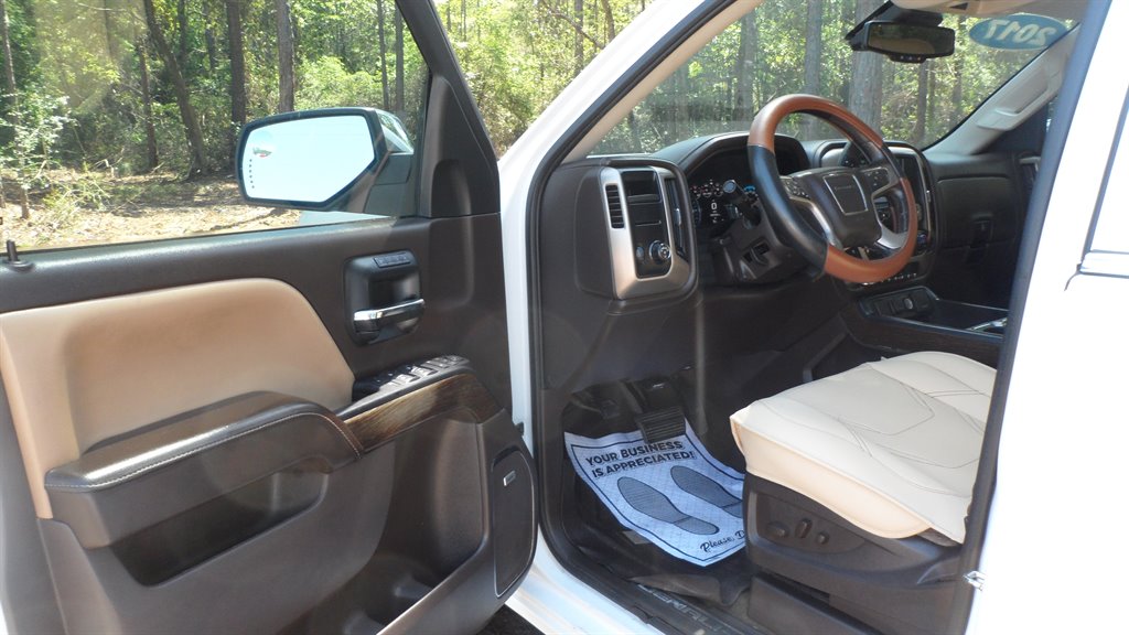 2017 GMC Sierra 1500 - $22,995