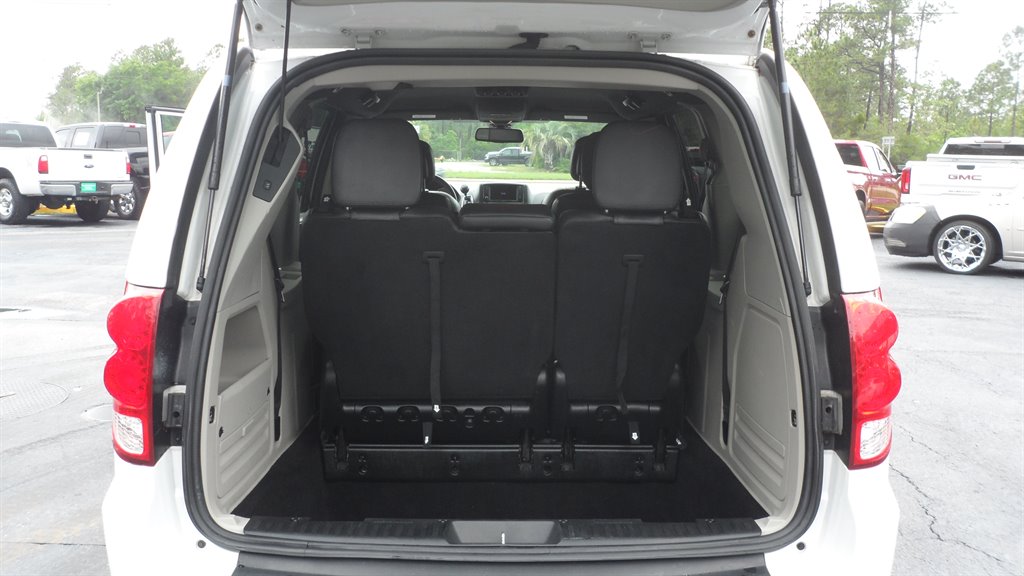 2019 Dodge Grand Caravan - $13,995