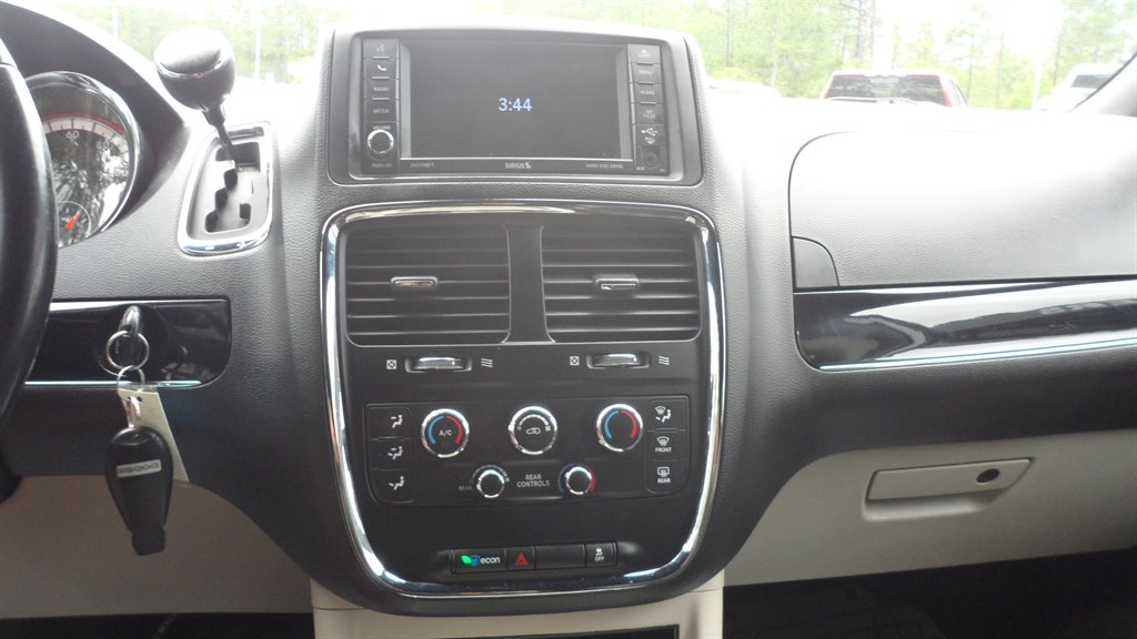 2019 Dodge Grand Caravan - $13,995