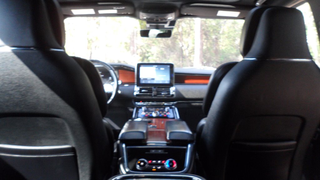 2020 Lincoln Navigator - $31,995