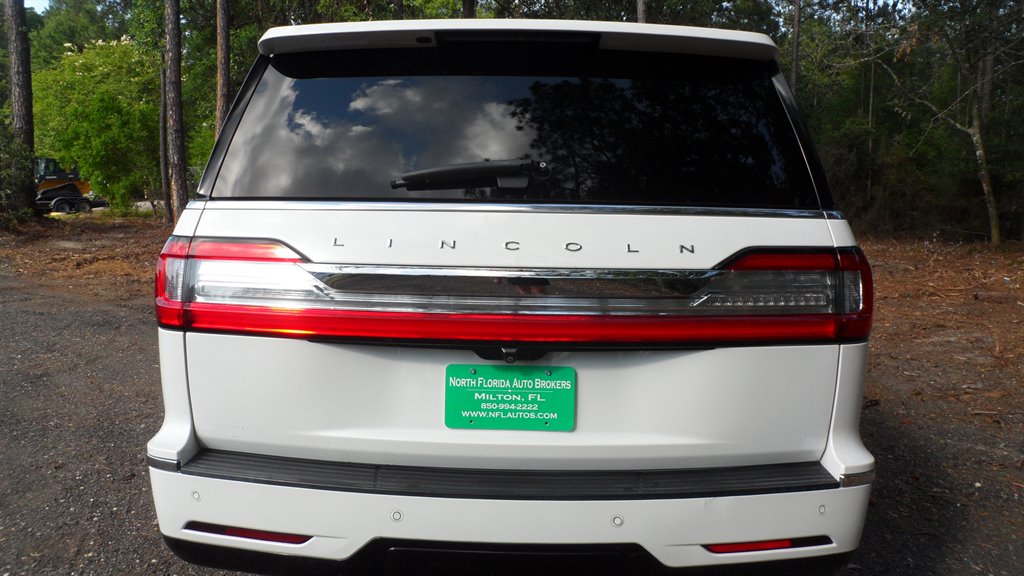 2020 Lincoln Navigator - $31,995