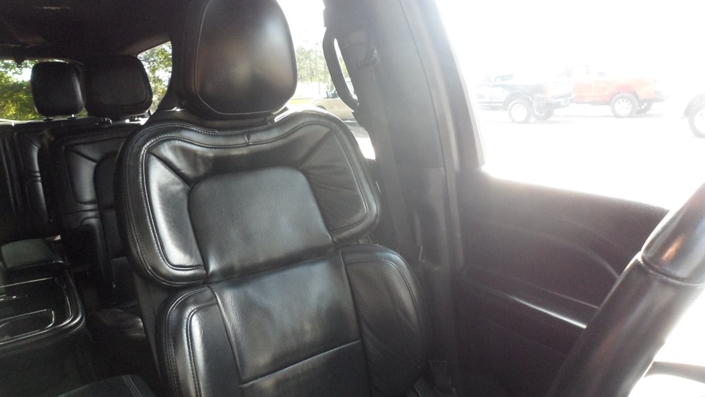 2020 Lincoln Navigator - $31,995