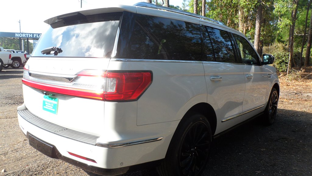 2020 Lincoln Navigator - $31,995