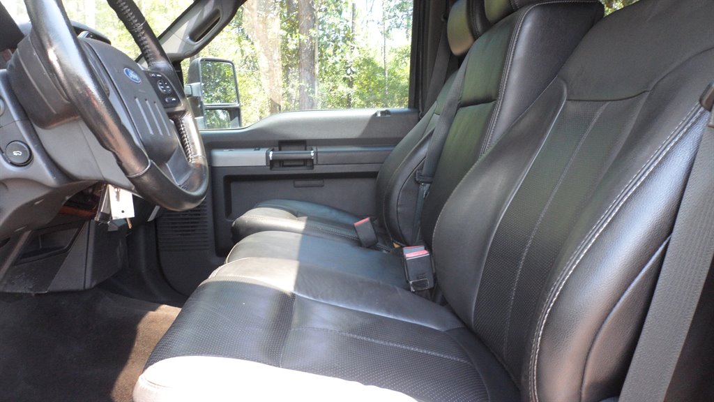 2015 Ford F-350 - $37,995
