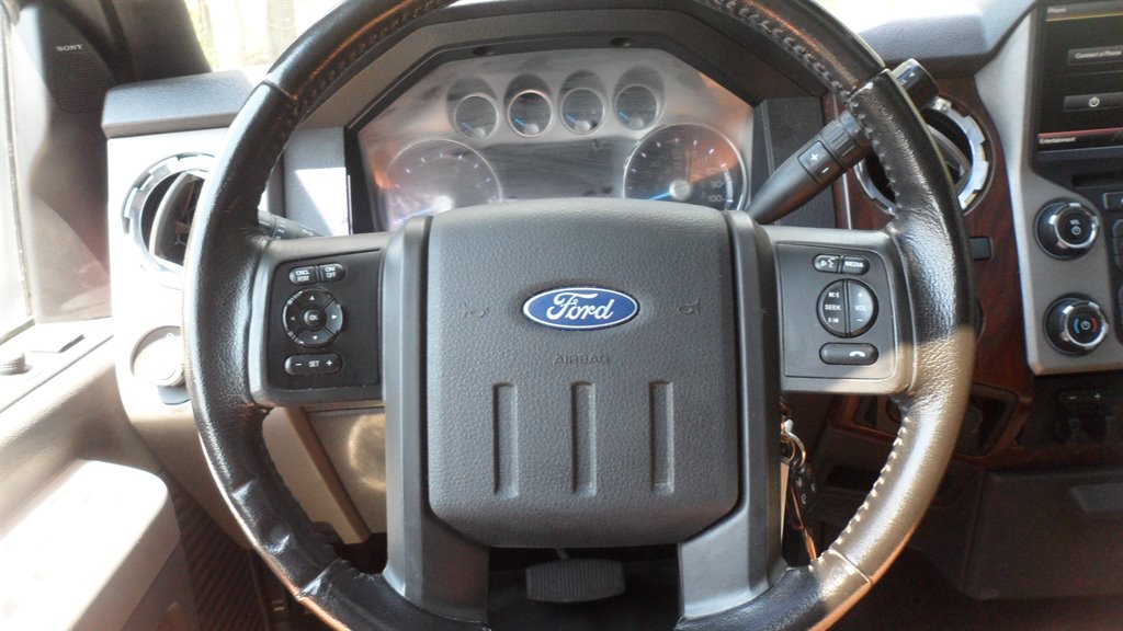 2015 Ford F-350 - $37,995