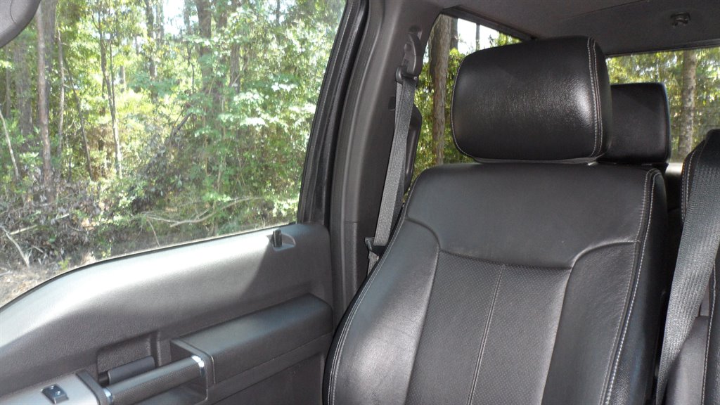 2015 Ford F-350 - $37,995
