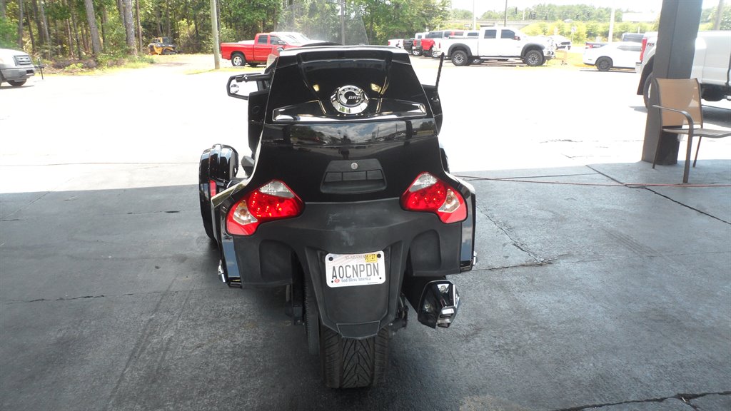 2013 Can-am Spyder - $8,995