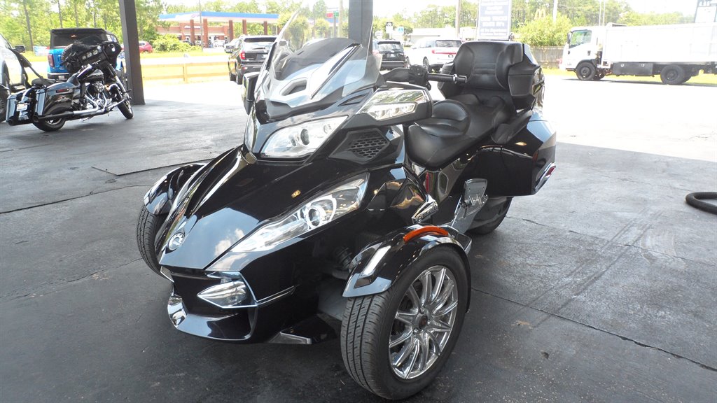 2013 Can-am Spyder - $8,995