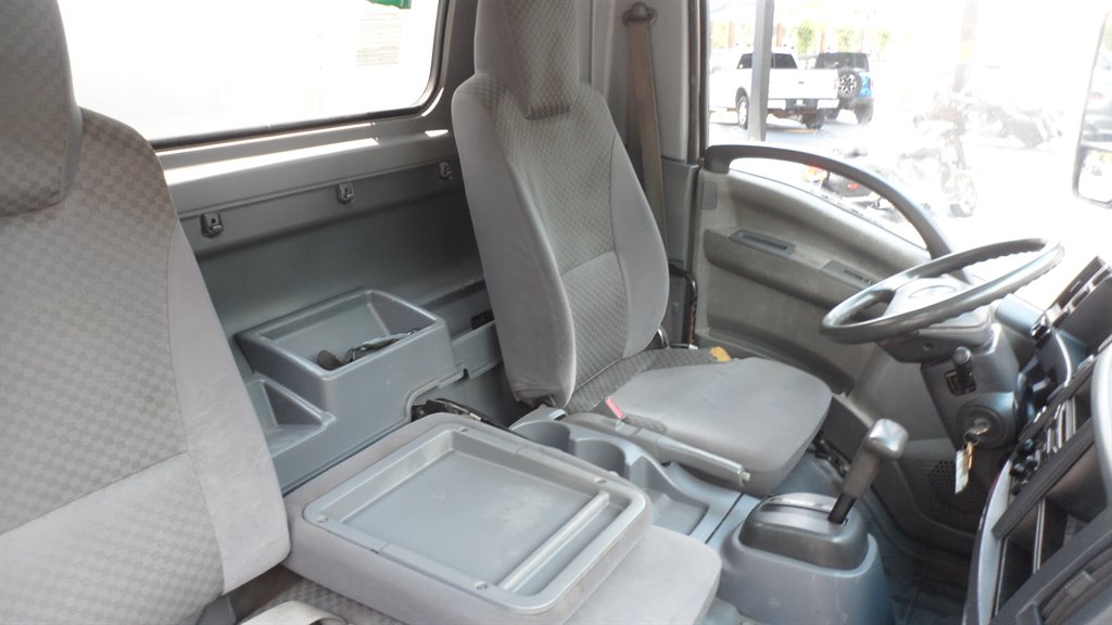 2014 Isuzu Npr/npr-hd - $29,995