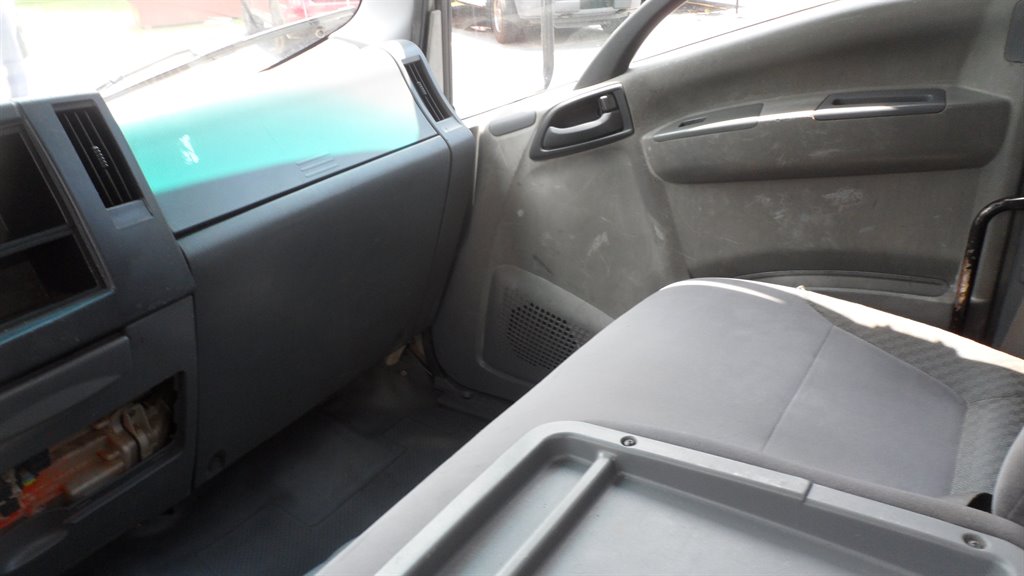 2014 Isuzu Npr/npr-hd - $29,995
