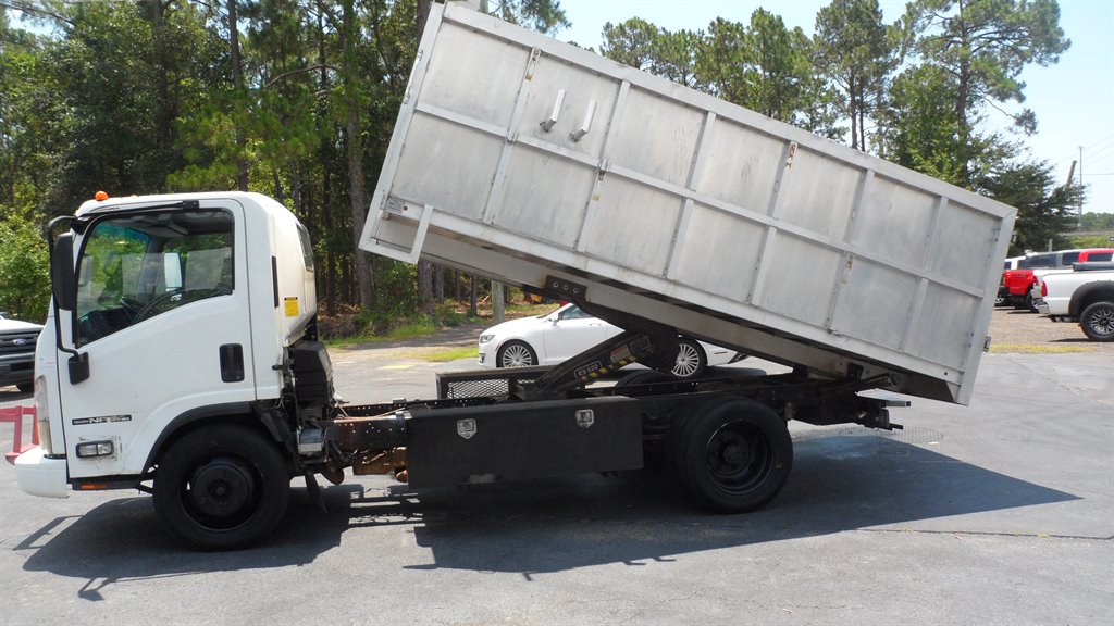 2014 Isuzu Npr/npr-hd - $29,995