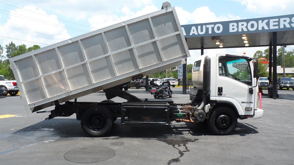 2014 Isuzu Npr/npr-hd - $29,995
