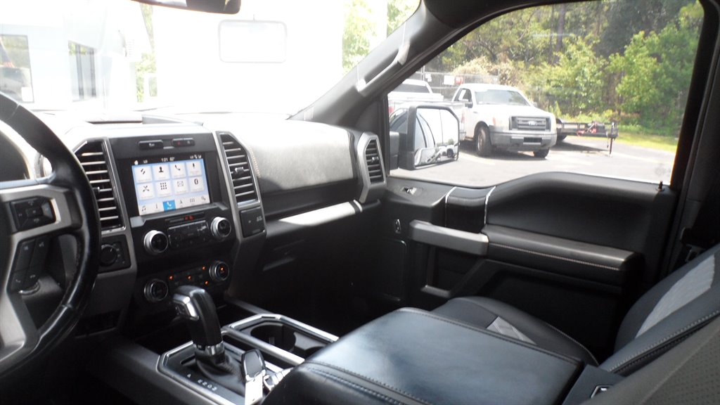 2019 Ford F150 - $30,995