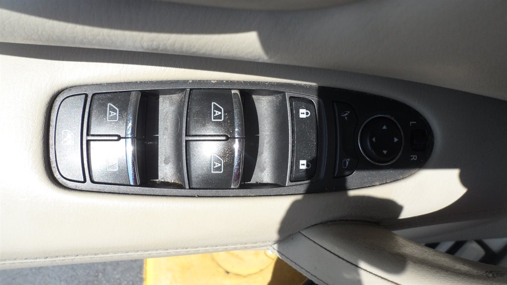 2015 INFINITI QX80 - $10,995