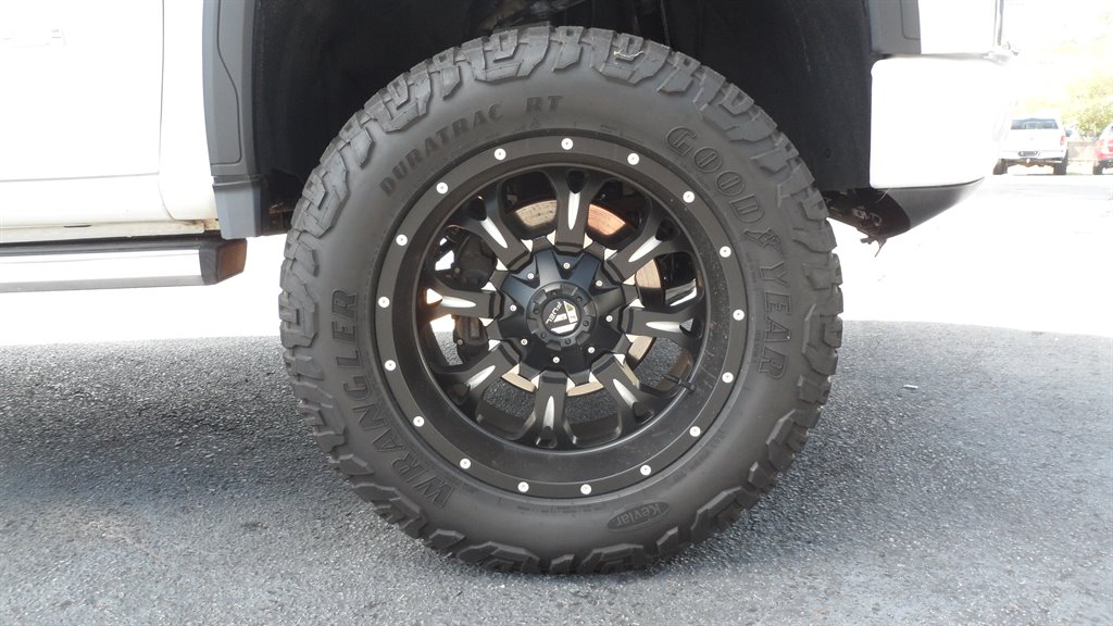 2020 GMC Sierra - $44,995