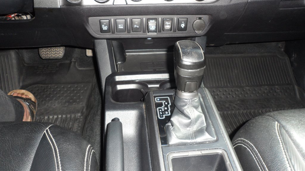 2018 Toyota Tacoma - $28,995