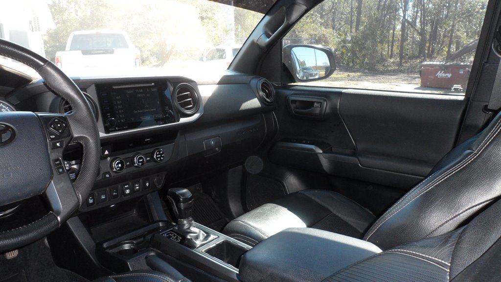 2018 Toyota Tacoma - $28,995