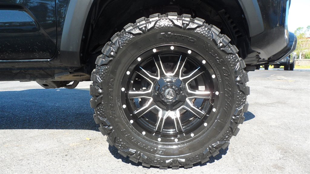 2018 Toyota Tacoma - $28,995