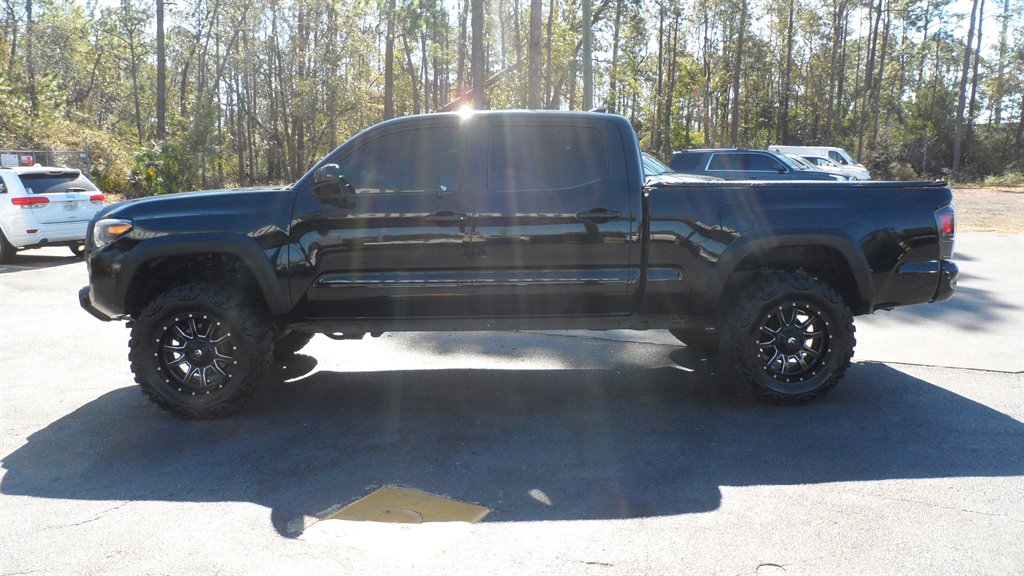 2018 Toyota Tacoma - $28,995