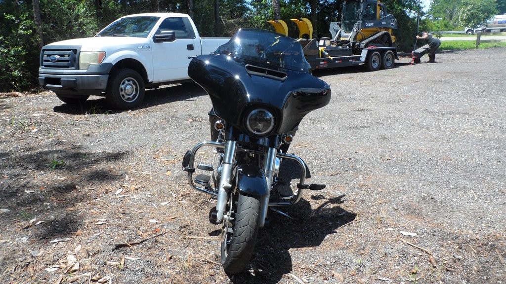 2014 Harley-davidson Street Glide - $12,995