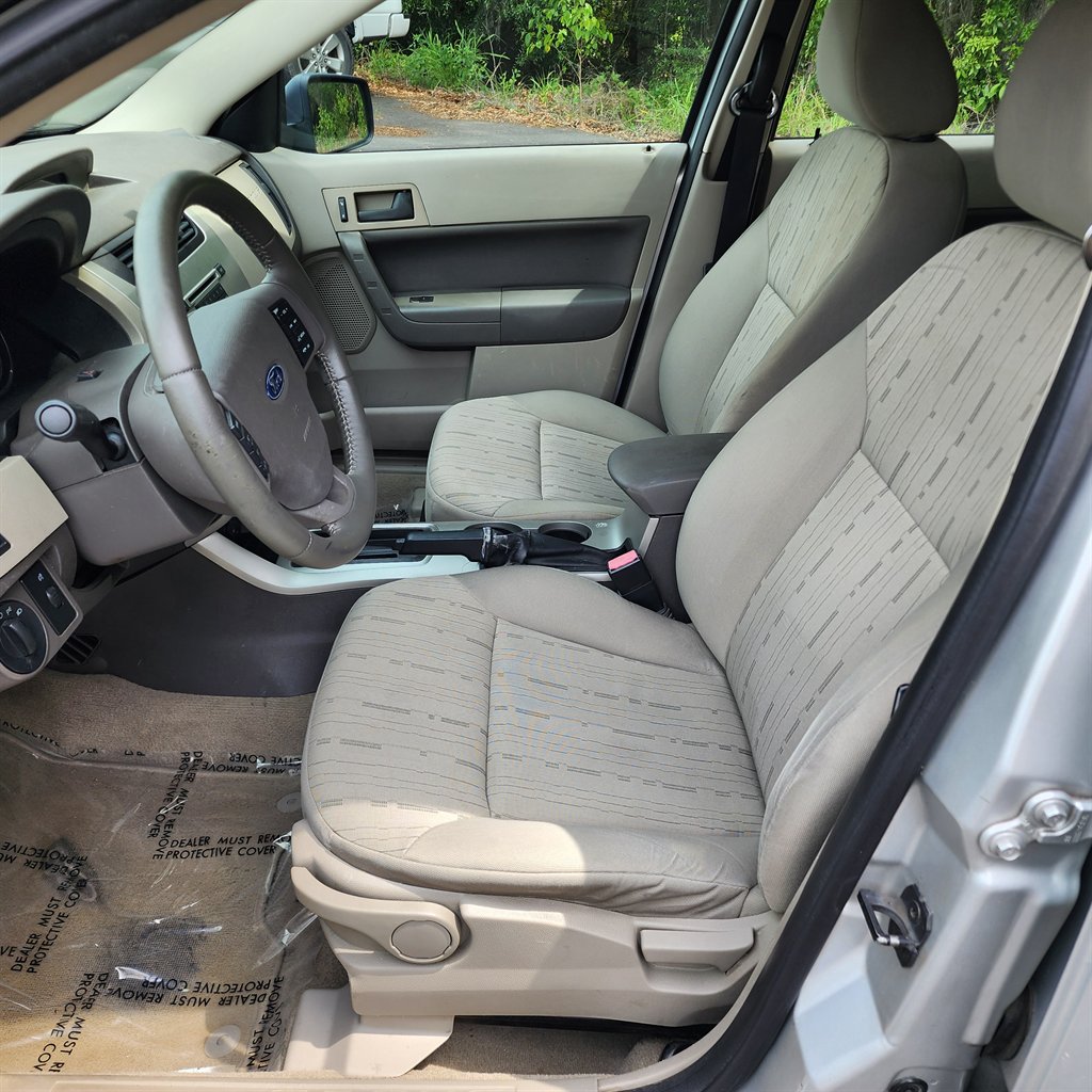 2011 Ford Focus SE photo