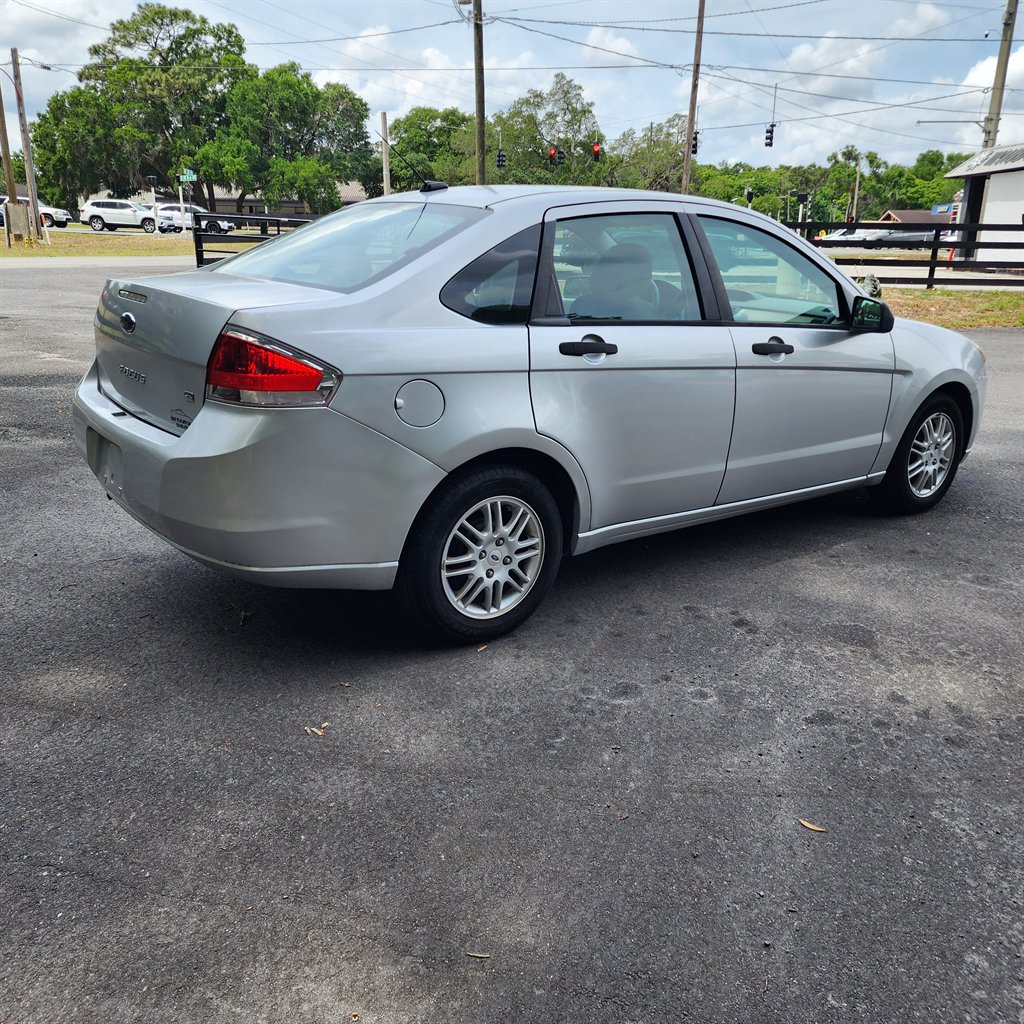 2011 Ford Focus SE photo