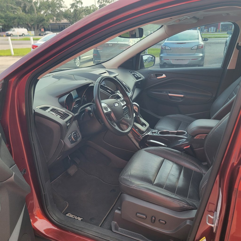 2014 Ford Escape - $10,999