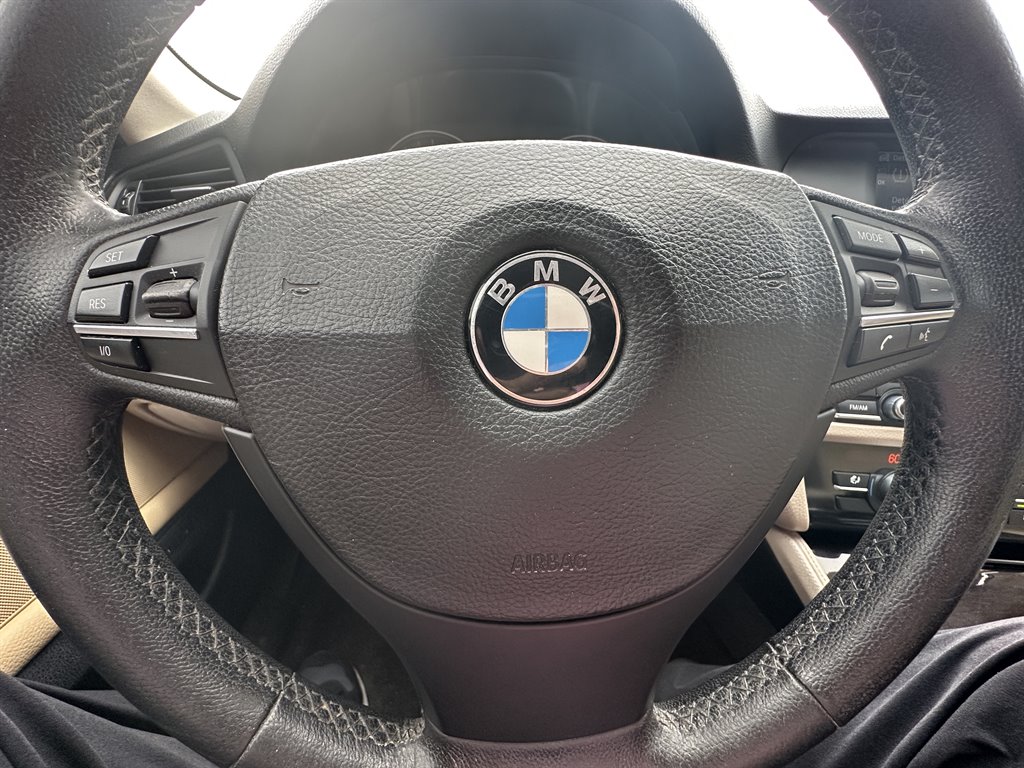2012 BMW MDX 528i photo