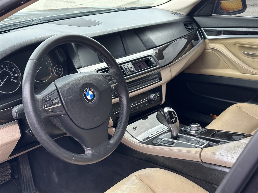 2012 BMW MDX 528i photo
