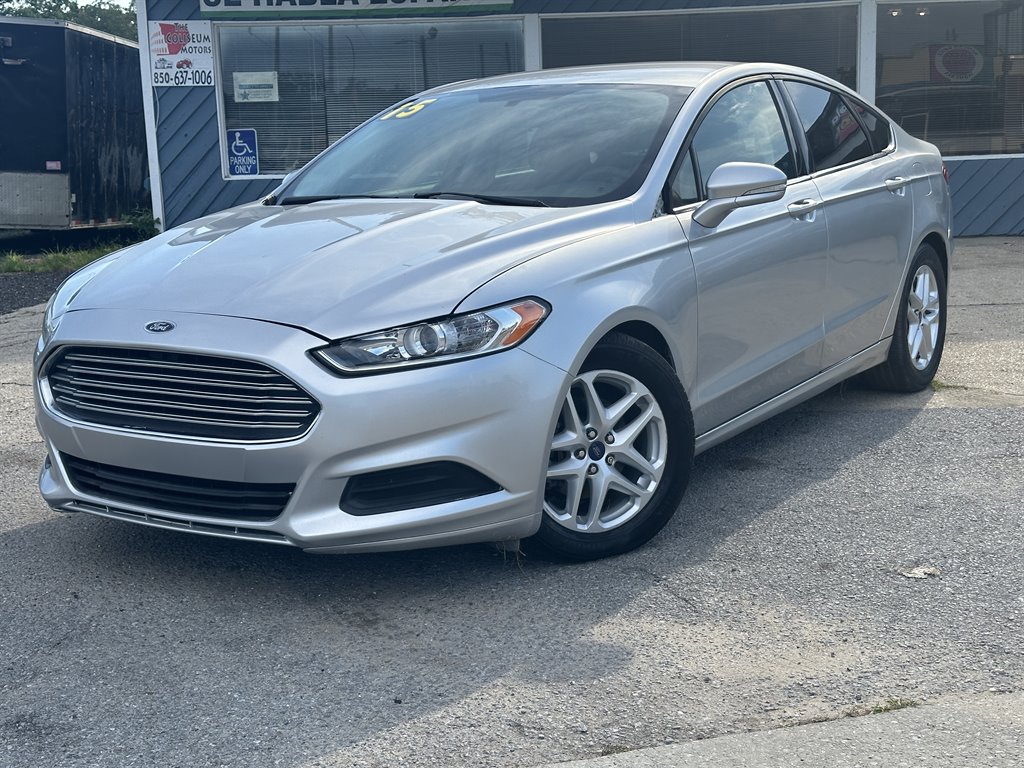 2015 Ford Fusion SE photo