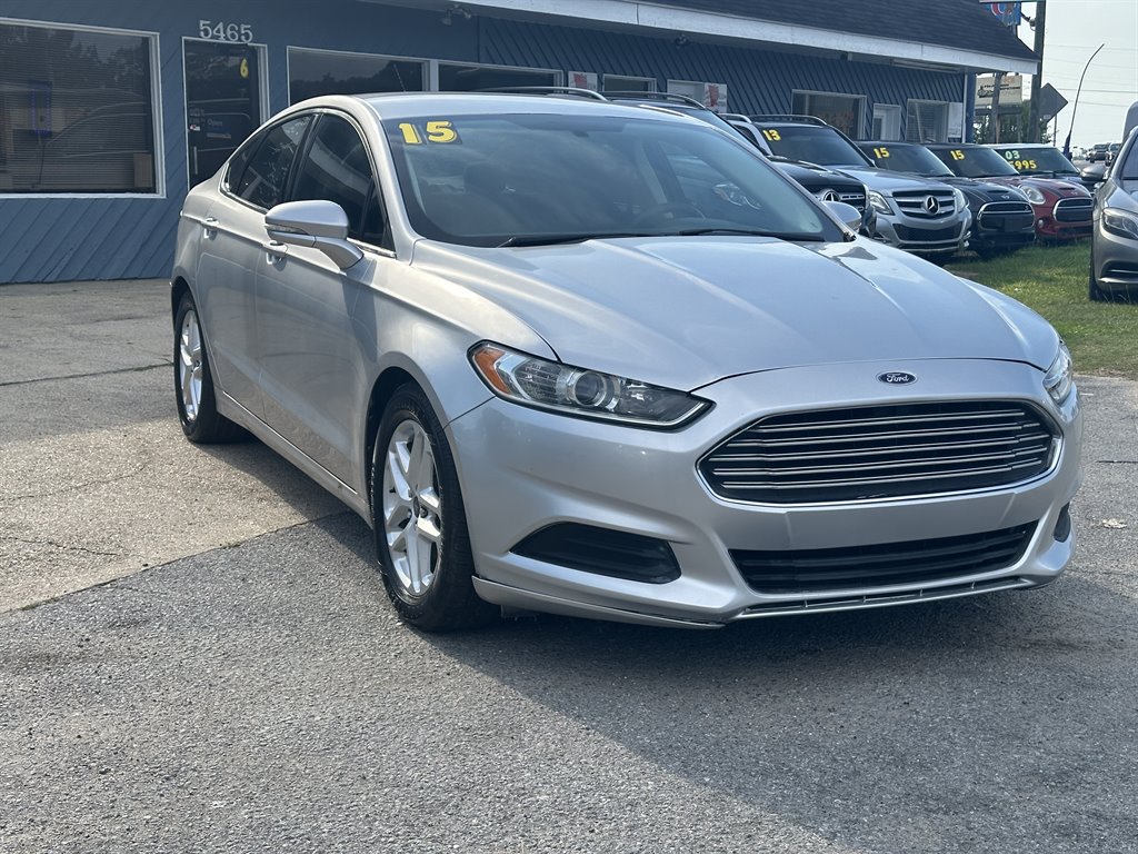 2015 Ford Fusion SE photo