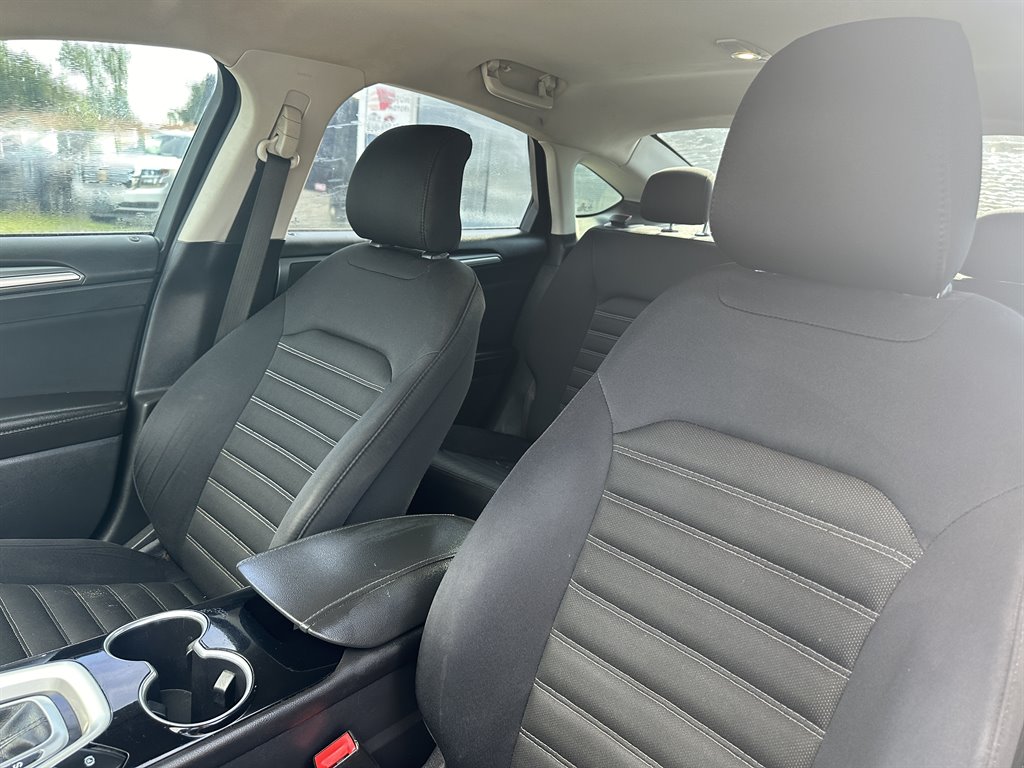 2015 Ford Fusion SE photo