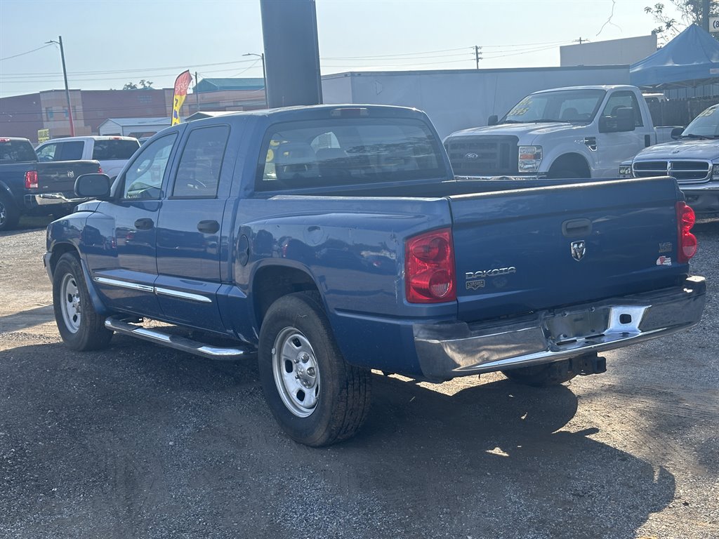 2005 Dodge Dakota Laramie photo