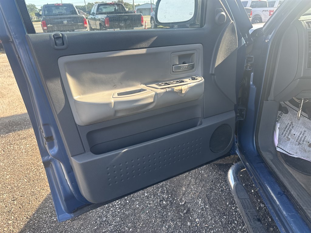 2005 Dodge Dakota Laramie photo