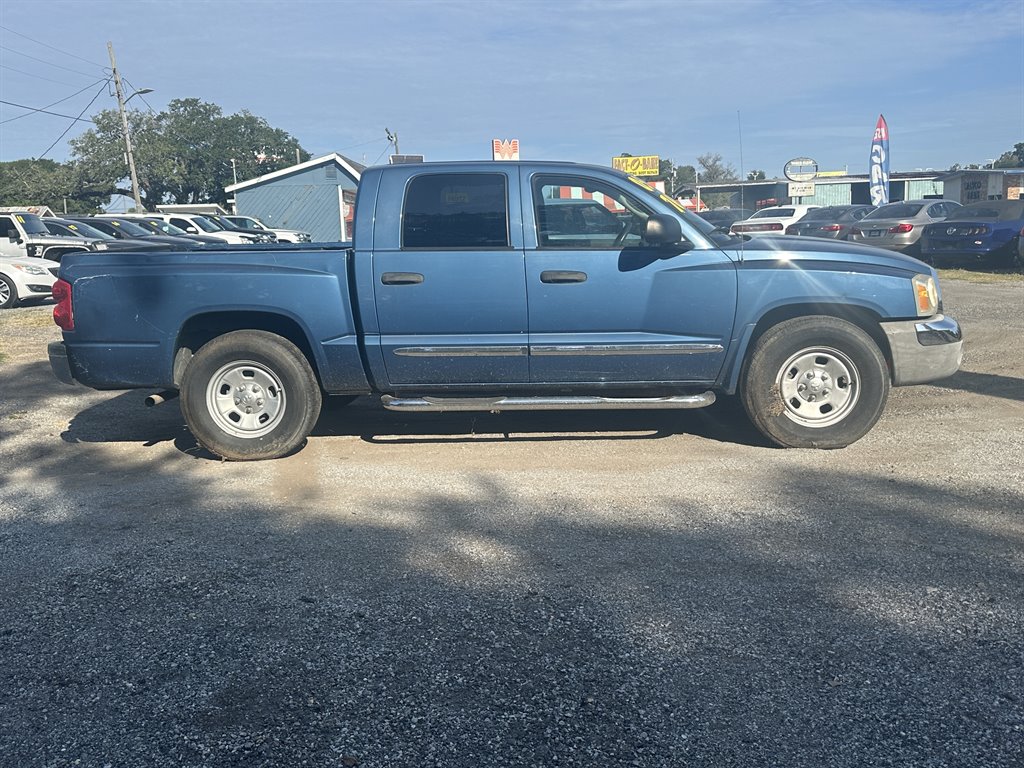 2005 Dodge Dakota Laramie photo
