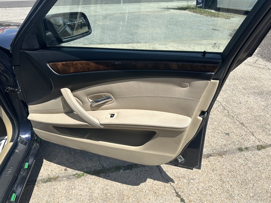 2008 BMW 5-Series 528i photo